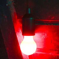 Suspension Ampoule Clic Clac Rouge